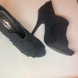 Size 7 black Charles Albert  “Stephanie” stilettos